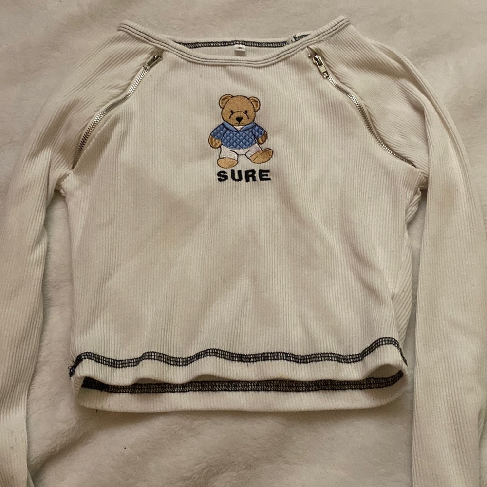 White Cropped Long Sleeve Top W/Bear Design